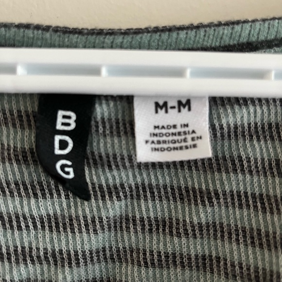 Scoop neck striped long sleeve t shirt - Picture 2 of 4